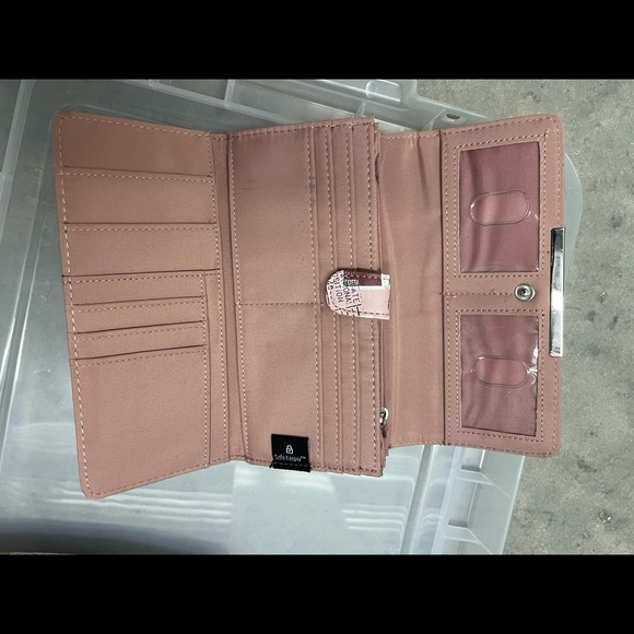 Wallet - Picture 5 of 5
